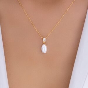Hogan Pearl Necklace